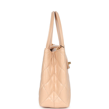 Grand Edition Handbag – Effortless Luxury